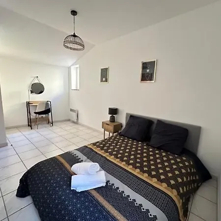 Apartament La Halte Des Pierrus *